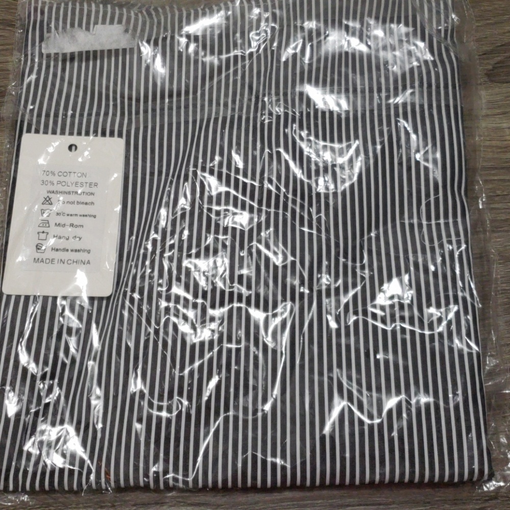 Blouse - Picture 2 of 3
